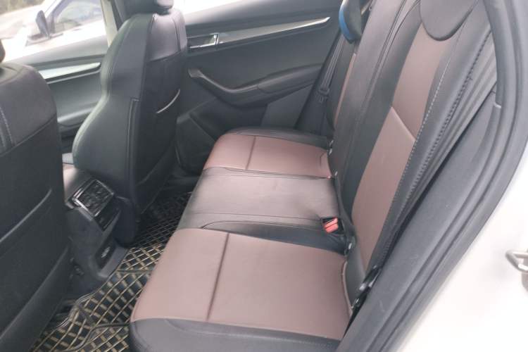 Used Skoda Karoq 2019 TSI280 SmartDrive Luxury Edition China VI standard Interior 4