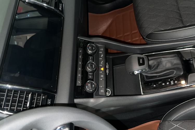 Used Skoda Karoq 2019 TSI280 SmartDrive Luxury Edition China V Standard Interior 5