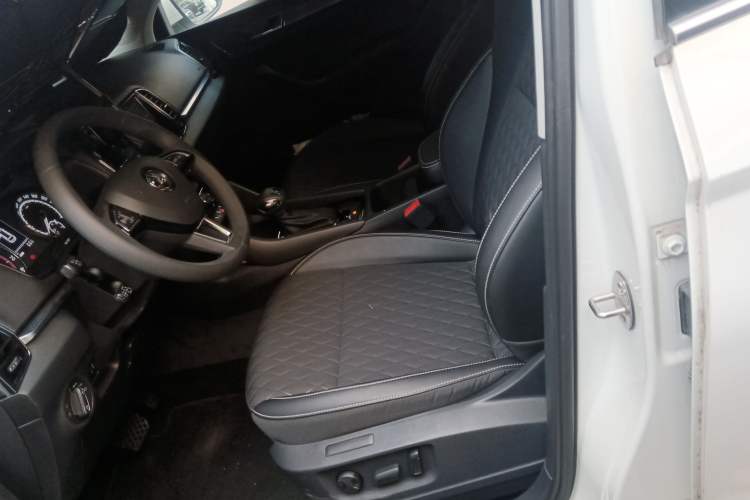 Used Skoda Karoq 2019 TSI280 SmartDrive Luxury Edition China VI standard Left Front Seat