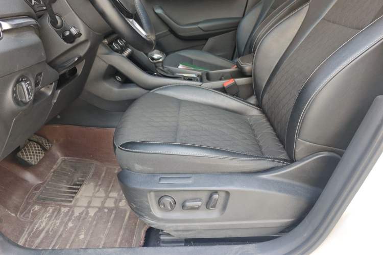 Used Skoda Karoq 2019 TSI280 SmartDrive Luxury Edition China V Standard Left Front Seat
