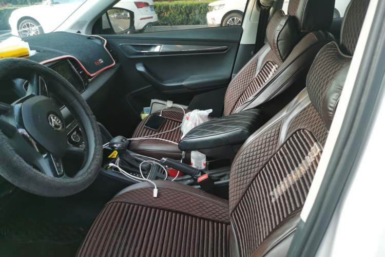Used Skoda Karoq 2019 TSI280 Smart Drive Deluxe Edition China VI Standard Left Front Seat
