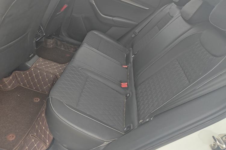 Used Skoda Karoq 2019 TSI280 SmartDrive Luxury Edition China VI standard Left Rear Seat
