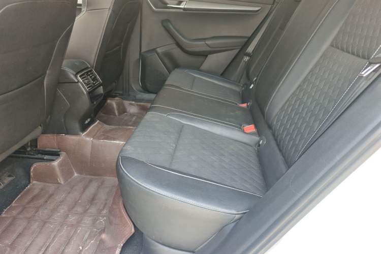 Used Skoda Karoq 2019 TSI280 SmartDrive Luxury Edition China V Standard Left Rear Seat