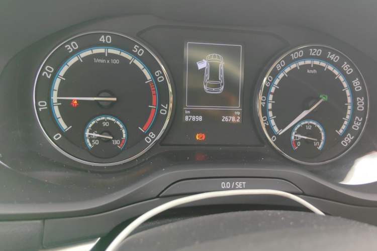Used Skoda Karoq 2019 TSI280 Smart Drive Deluxe Edition China VI Standard Odometer Close Up