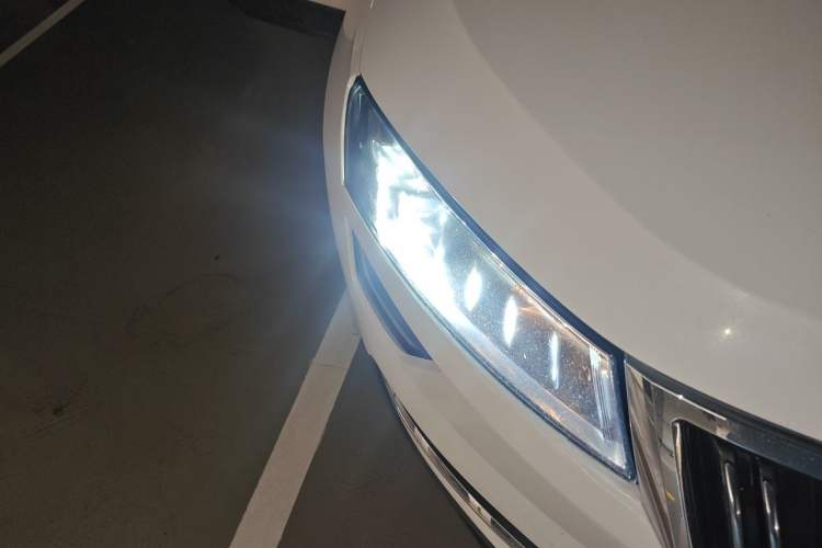 Used Skoda Karoq 2019 TSI280 SmartDrive Luxury Edition China V Standard Right Front Headlight