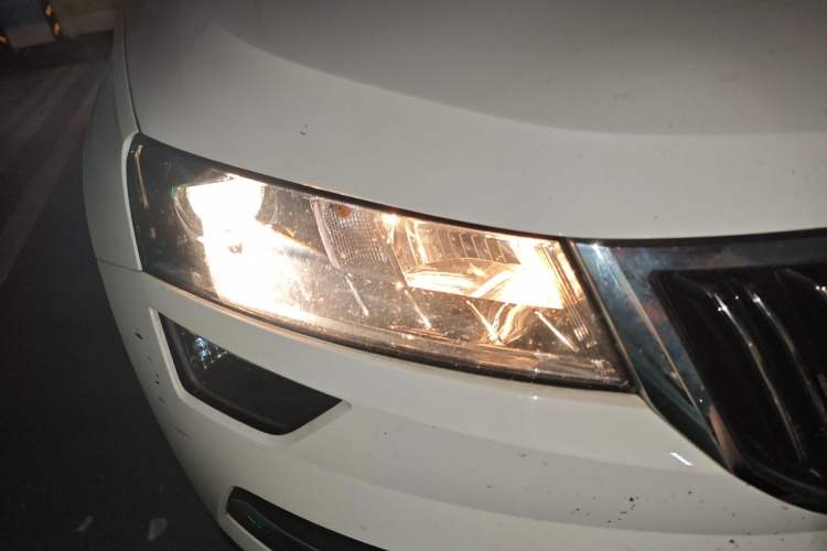 Used Skoda Karoq 2019 TSI280 SmartDrive Luxury Edition China V Standard Right Front Headlight
