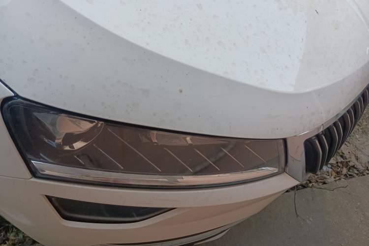 Used Skoda Karoq 2019 TSI280 SmartDrive Luxury Edition China VI standard Right Front Headlight