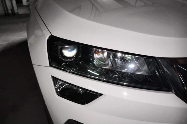 Used Skoda Karoq 2019 TSI280 SmartDrive Luxury Edition China V Standard Right Front Headlight