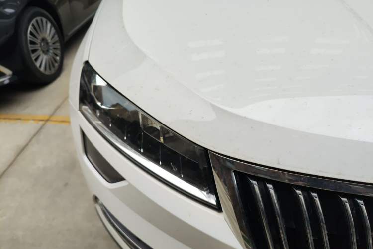 Used Skoda Karoq 2019 TSI280 SmartDrive Luxury Edition China VI standard Right Front Headlight