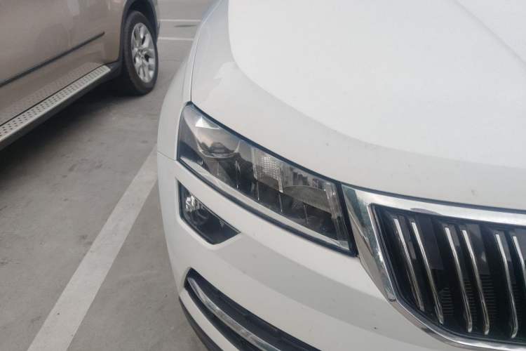 Used Skoda Karoq 2019 TSI280 SmartDrive Luxury Edition China VI standard Right Front Headlight