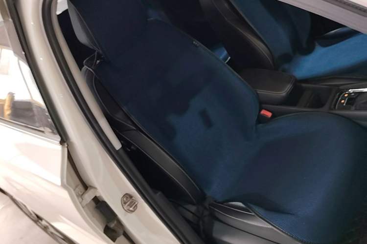 Used Skoda Karoq 2019 TSI280 SmartDrive Luxury Edition China V Standard Right Front Seat