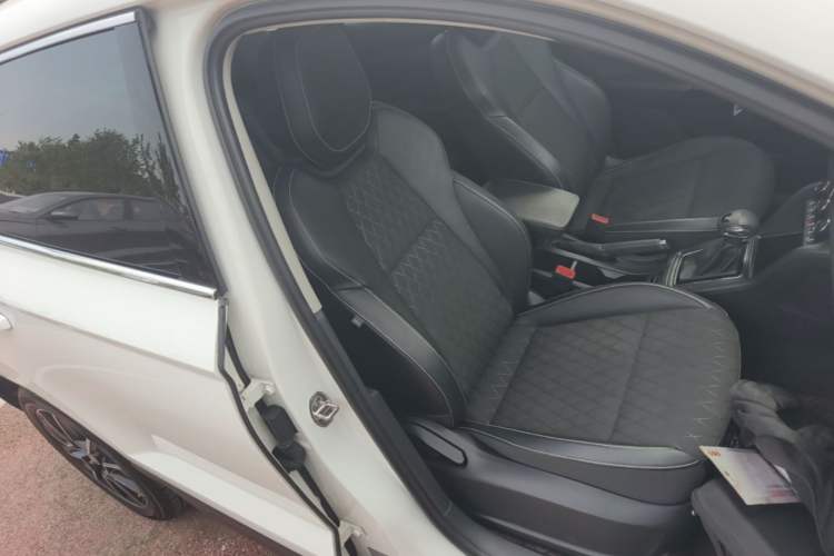 Used Skoda Karoq 2019 TSI280 Smart Drive Elite Edition China V Standard Right Front Seat
