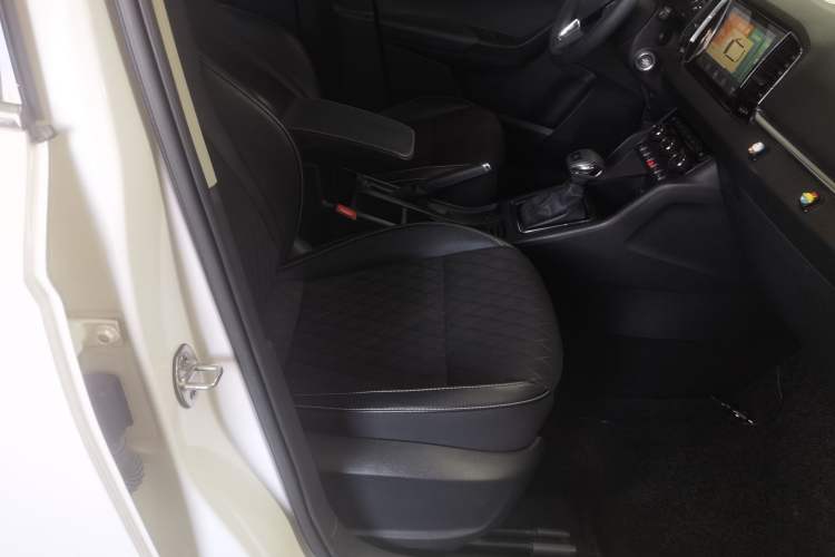 Used Skoda Karoq 2019 TSI280 SmartDrive Luxury Edition China V Standard Right Front Seat