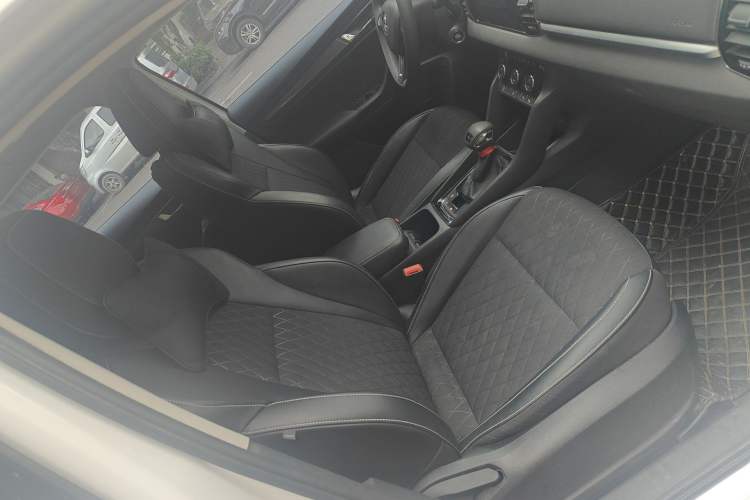 Used Skoda Karoq 2019 TSI280 SmartDrive Luxury Edition China V Standard Right Front Seat