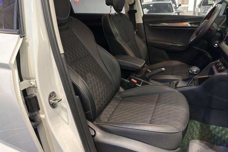 Used Skoda Karoq 2019 TSI280 Smart Drive Elite Edition China V Standard Right Front Seat