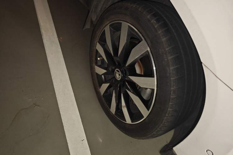 Used Skoda Karoq 2019 TSI280 SmartDrive Luxury Edition China V Standard Right Front Wheel Hub