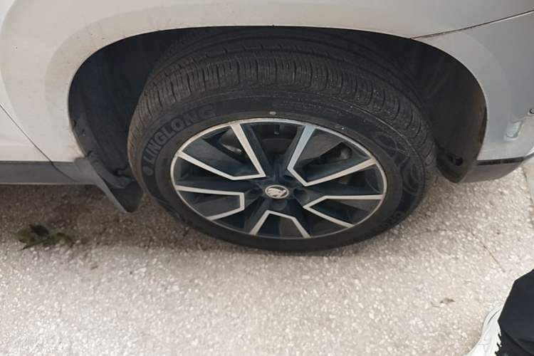 Used Skoda Karoq 2019 TSI280 Smart Drive Deluxe Edition China VI Standard Right Front Wheel Hub