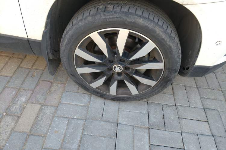 Used Skoda Karoq 2019 TSI280 SmartDrive Luxury Edition China V Standard Right Front Wheel Hub