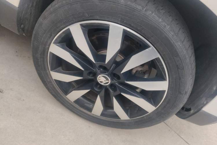 Used Skoda Karoq 2019 TSI280 SmartDrive Luxury Edition China VI standard Right Front Wheel Hub