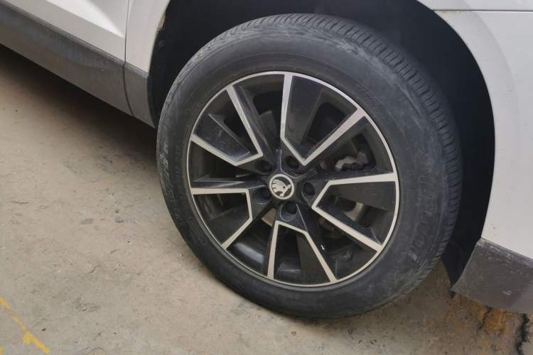 Used Skoda Karoq 2019 TSI280 Smart Drive Deluxe Edition China VI Standard Right Front Wheel Hub