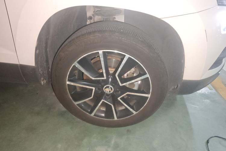 Used Skoda Karoq 2019 TSI280 Comfort Plus Version China VI Standard Right Front Wheel Hub