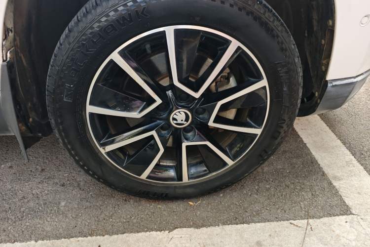 Used Skoda Karoq 2019 TSI280 Smart Drive Deluxe Edition China VI Standard Right Front Wheel Hub