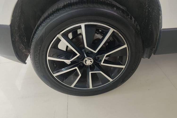 Used Skoda Karoq 2019 TSI280 Comfort Plus Version China VI Standard Right Rear Wheel Hub