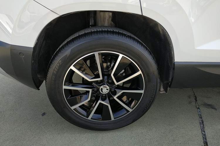 Used Skoda Karoq 2019 TSI280 Smart Drive Deluxe Edition China VI Standard Right Rear Wheel Hub