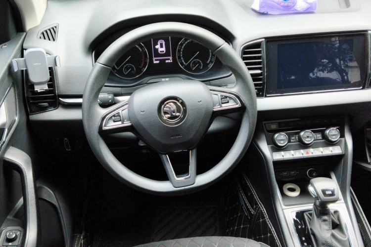Used Skoda Karoq 2019 TSI280 Smart Drive Deluxe Edition China VI Standard Steering Wheel
