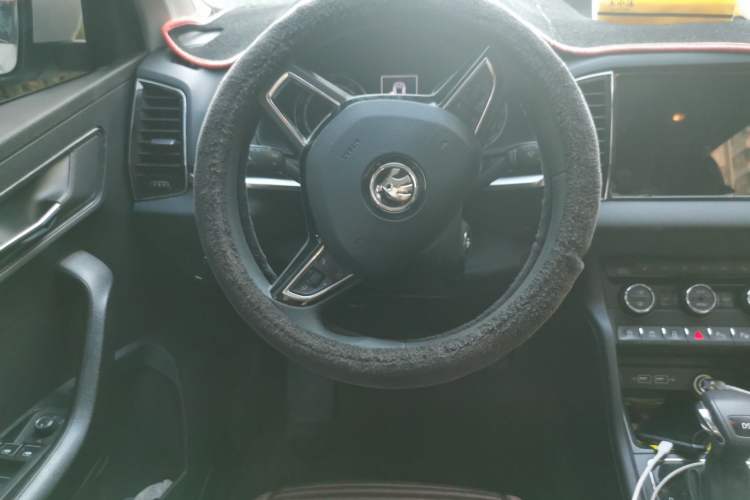 Used Skoda Karoq 2019 TSI280 Smart Drive Deluxe Edition China VI Standard Steering Wheel