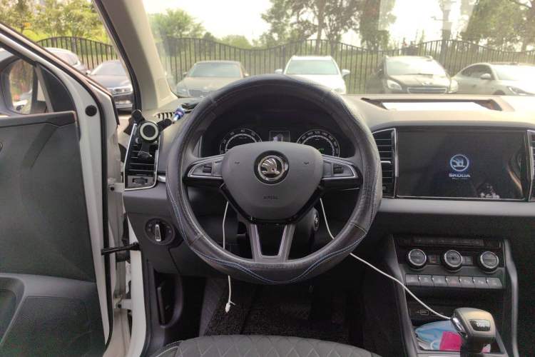 Used Skoda Karoq 2019 TSI280 Smart Drive Deluxe Edition China VI Standard Steering Wheel