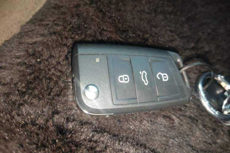 Used Skoda Karoq 2019 TSI280 SmartDrive Luxury Edition China VI standard Vehicle Key