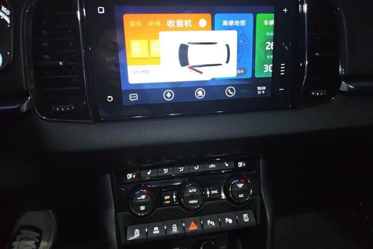 Used Skoda Karoq 2019 TSI280 Smart Drive Deluxe Edition China VI Standard Audio And AC Panel