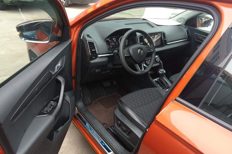 Used Skoda Karoq 2019 TSI280 Smart Drive Deluxe Edition China VI Standard Driver Seat