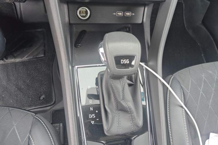 Used Skoda Karoq 2019 TSI280 SmartDrive Luxury Edition China VI standard Gear Lever