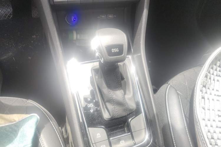 Used Skoda Karoq 2019 TSI280 SmartDrive Luxury Edition China VI standard Gear Lever
