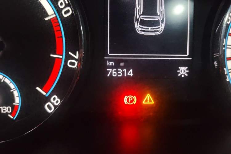 Used Skoda Karoq 2019 TSI280 Smart Drive Deluxe Edition China VI Standard Odometer Close Up