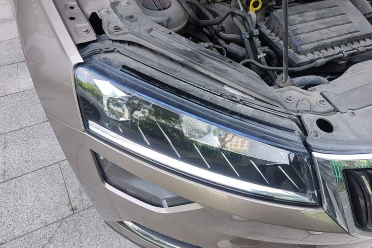 Used Skoda Karoq 2019 TSI280 SmartDrive Luxury Edition China V Standard Right Front Headlight