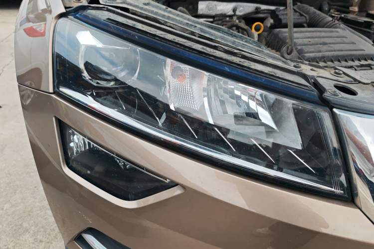 Used Skoda Karoq 2019 TSI280 SmartDrive Luxury Edition China V Standard Right Front Headlight