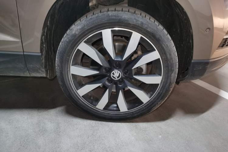 Used Skoda Karoq 2019 TSI280 SmartDrive Luxury Edition China VI standard Right Front Wheel Hub