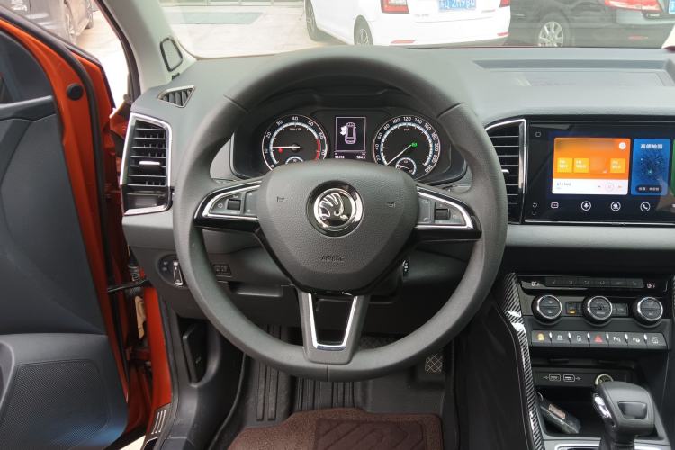Used Skoda Karoq 2019 TSI280 Smart Drive Deluxe Edition China VI Standard Steering Wheel