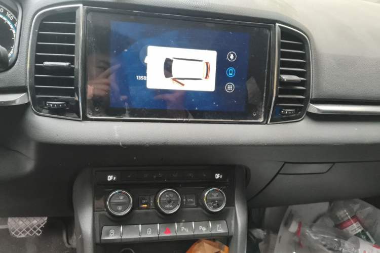 Used Skoda Karoq 2020 TSI280 Luxury Smart Edition China VI Standard Audio And AC Panel