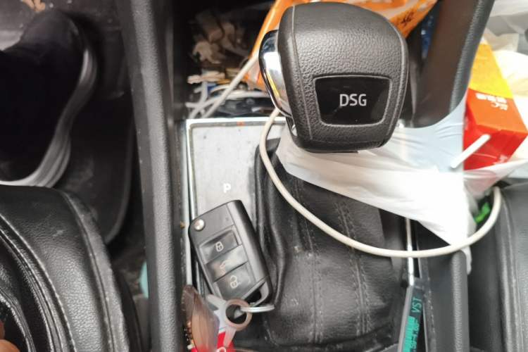 Used Skoda Karoq 2020 TSI280 Luxury Smart Edition China VI Standard Gear Lever