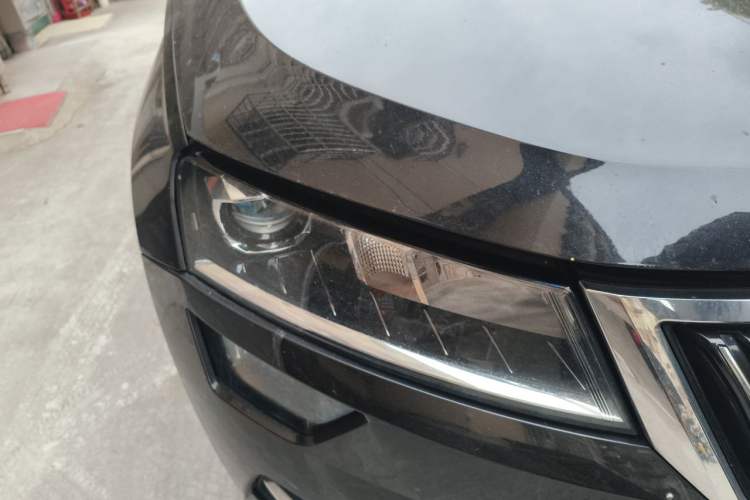 Used Skoda Karoq 2020 TSI280 Luxury Smart Edition China VI Standard Right Front Headlight