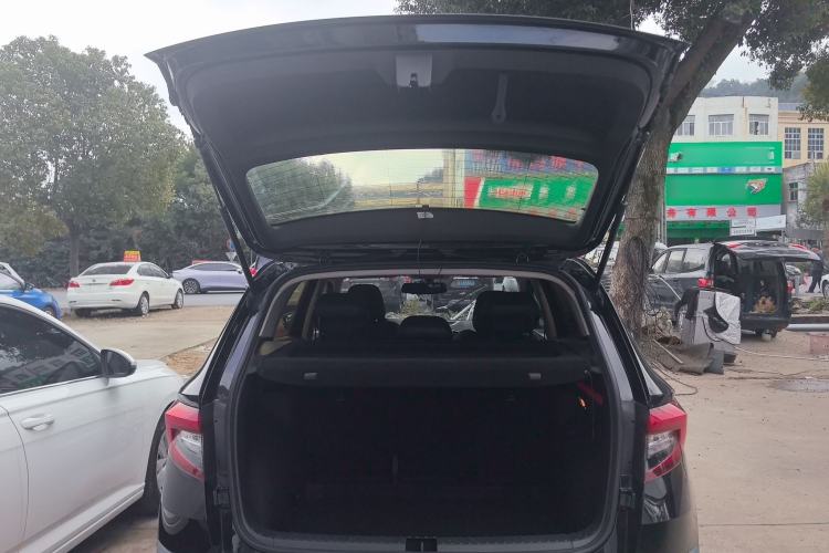 Used Skoda Karoq 2020 TSI280 Luxury Smart Edition China VI Standard Trunk