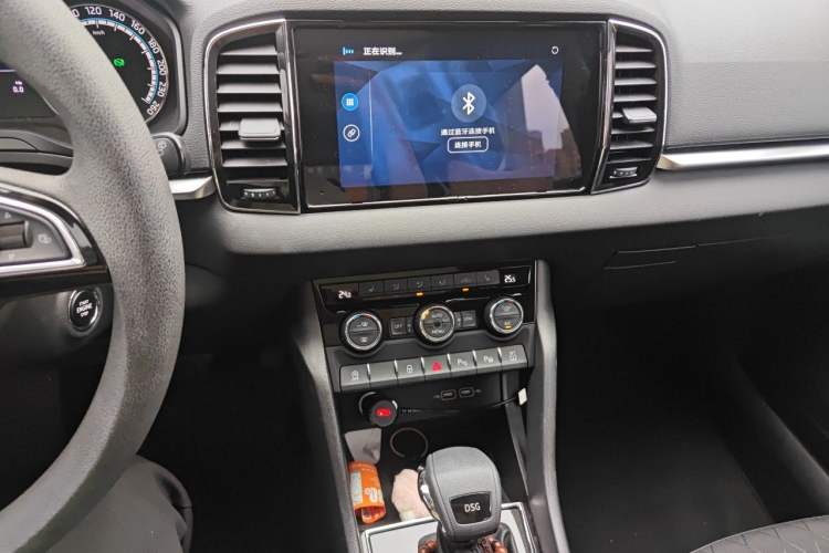 Used Skoda Karoq 2020 TSI280 Luxury Smart Edition China VI Standard Audio And AC Panel