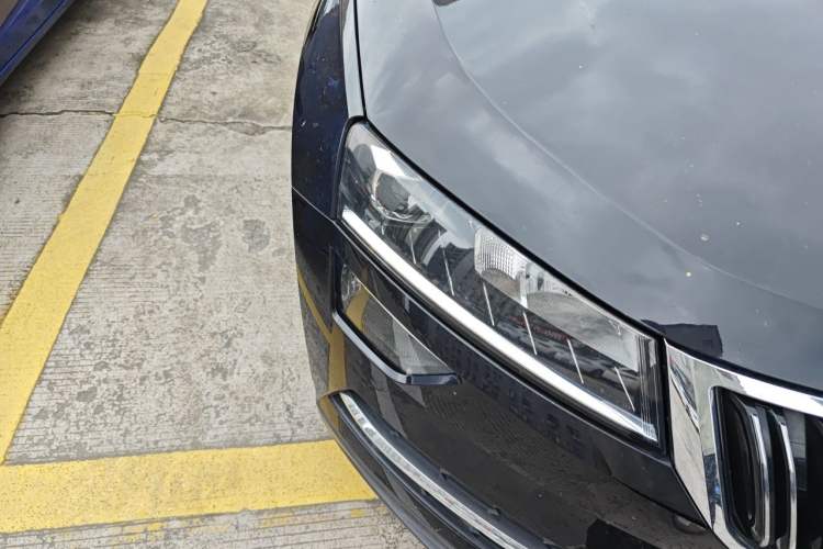 Used Skoda Karoq 2020 TSI280 Luxury Smart Edition China VI Standard Right Front Headlight