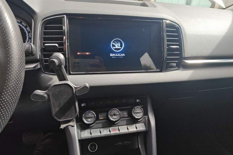 Used Skoda Karoq 2020 TSI280 Smart Drive Technology Edition China VI Audio And AC Panel