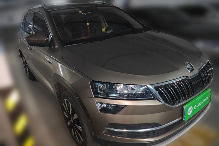 Used Skoda Karoq 2020 TSI280 Luxury Smart Edition China VI Standard Front Right 45 Deg