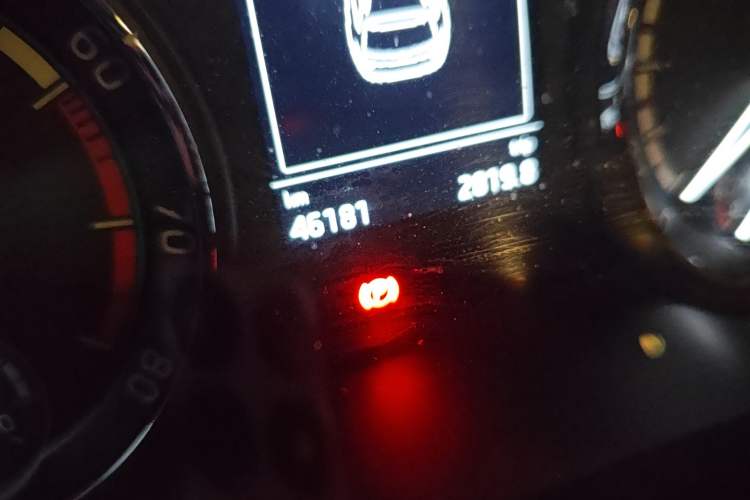 Used Skoda Karoq 2020 TSI280 Luxury Smart Edition China VI Standard Odometer Close Up